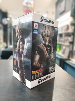 DRAGON BALL Z Super Saiyan Son Goku Figure grandista BANPRESTO BANDAI